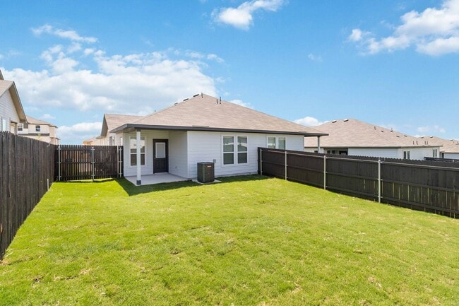 Building Photo - Come and See for Yourself Why Emma Park is the Premiere Luxury Community in Buda.