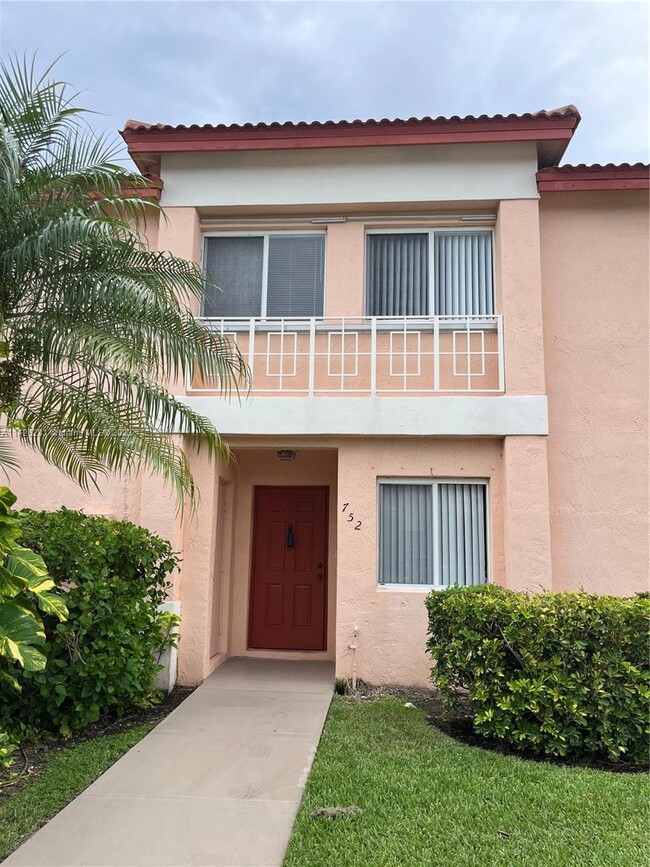 Building Photo - 752 NW 208th Terrace