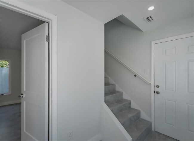 Building Photo - 310 Hibiscus St