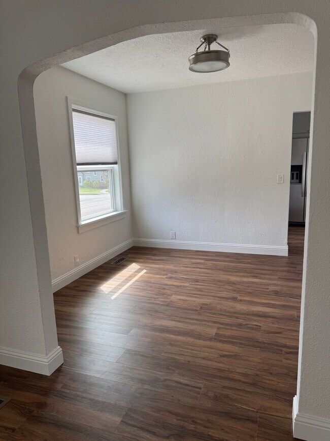 Building Photo - Beautiful newly renovated home on the hill in Camas