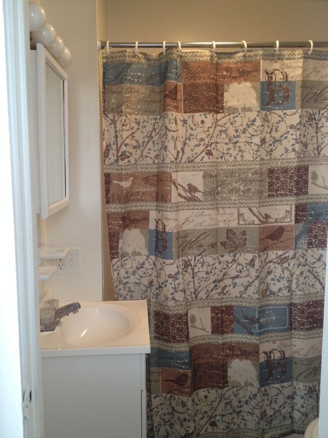 Photo - 912 N 10th St Apartment