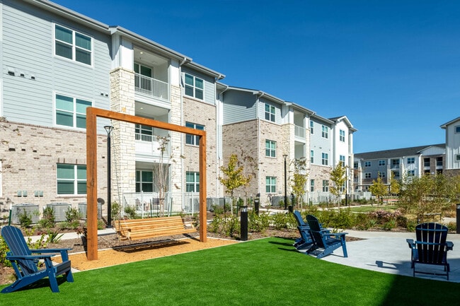 Building Photo - Ascend at 720