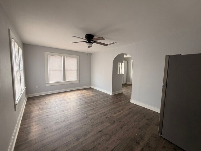 Building Photo - Discover this spacious 3-bedroom, 2-bathroom house in Atkins, AR