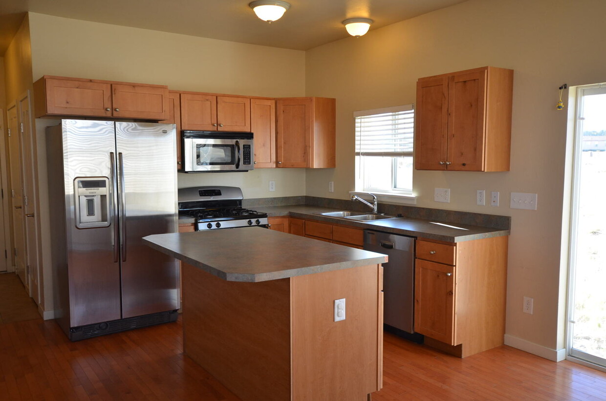 Foto principal - Move in special! Hardwood floors, Master S...