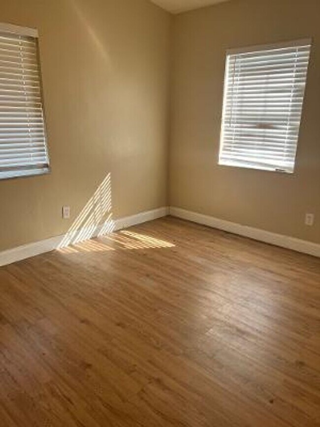 Foto del edificio - Cute Remodeled Deltona Beauty Call Sheila C 407-687-7900