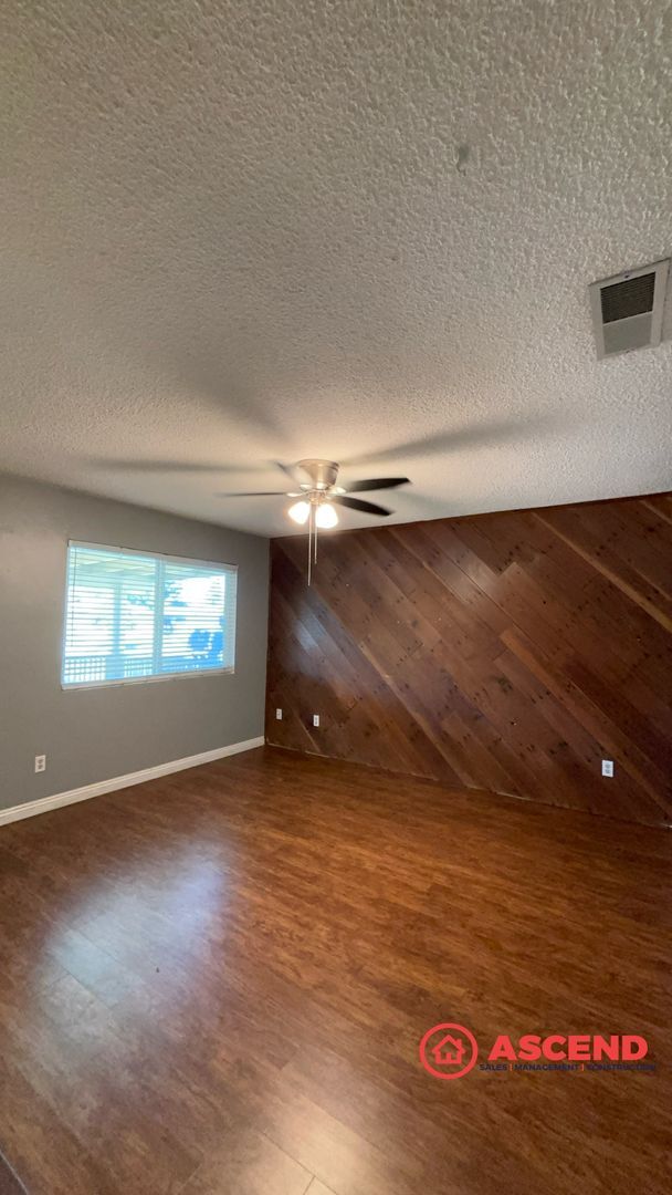 Foto del edificio - 3416 Parsley Ln