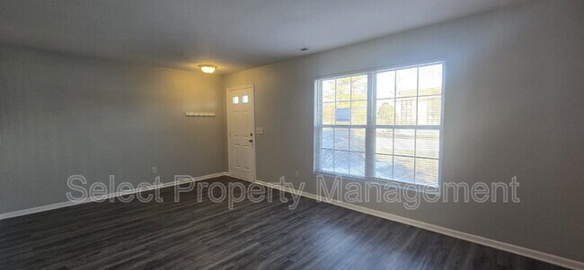 Foto del edificio - 5408 Evard Rd