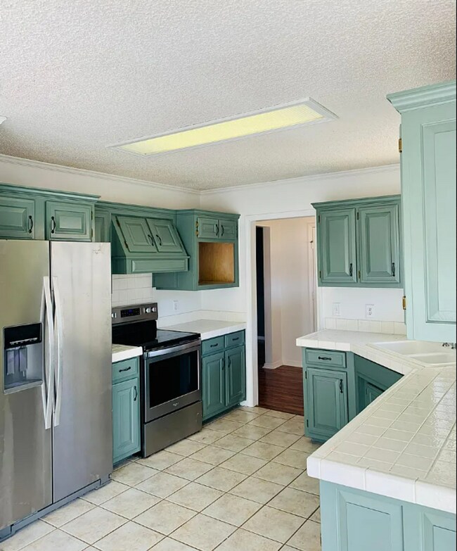 Foto del edificio - Charming 3 Bedroom Home with Modern Upgrad...