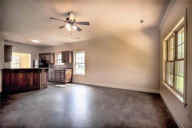 Foto del edificio - 1834 W Creekmore Dr
