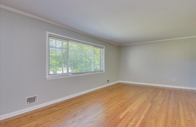 Foto del edificio - 813 Hammond Dr