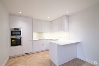 Building Photo - 590 Av. Outremont