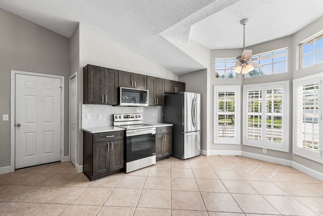Building Photo - 4011 Levonshire Pl