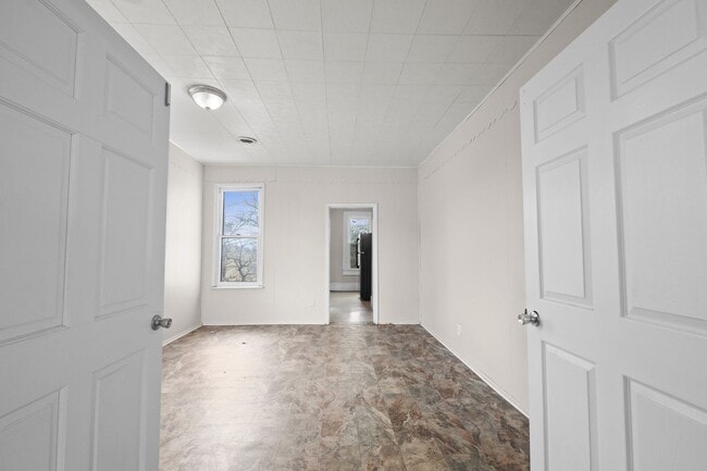 Building Photo - 131 W 13th St