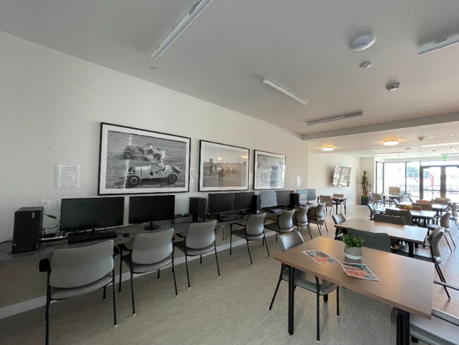 Foto del edificio - 4320 44th St