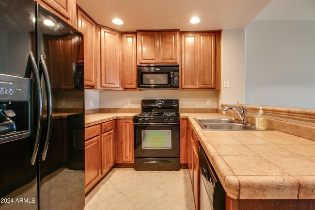 Foto del edificio - 5450 E Deer Valley Dr