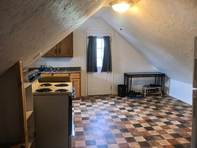 Kitchen - 829 Milwaukee St