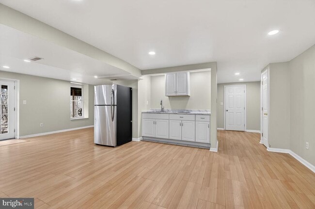 Foto del edificio - 1900 Middlebridge Dr