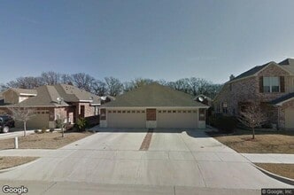 Building Photo - 1426 Ravenwood Dr