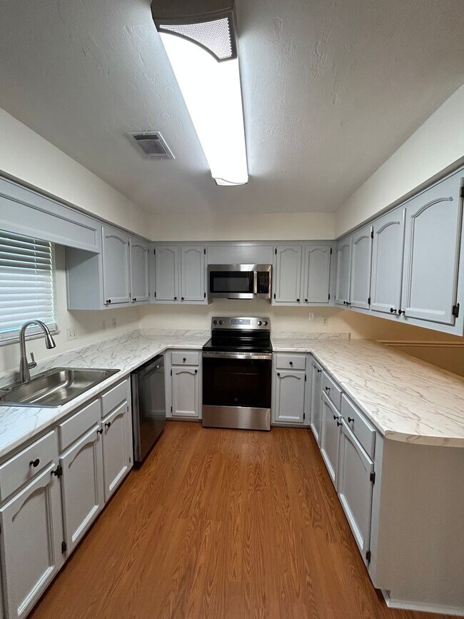 Foto del edificio - 3219 Thomasville Rd