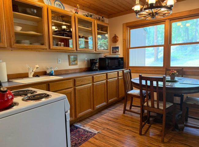 Building Photo - Private Bigfork Home