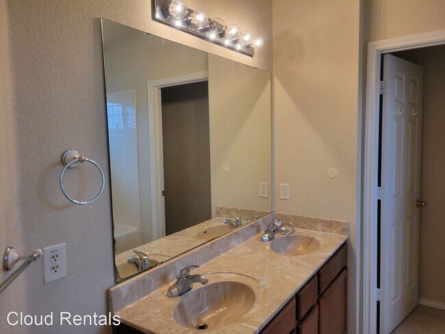 Foto del edificio - 3 br, 2.5 bath House - 5305 Two Step Place