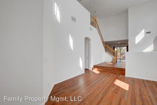 Building Photo - 5 br, 3 bath House - 4714 Forest Shadow Ave