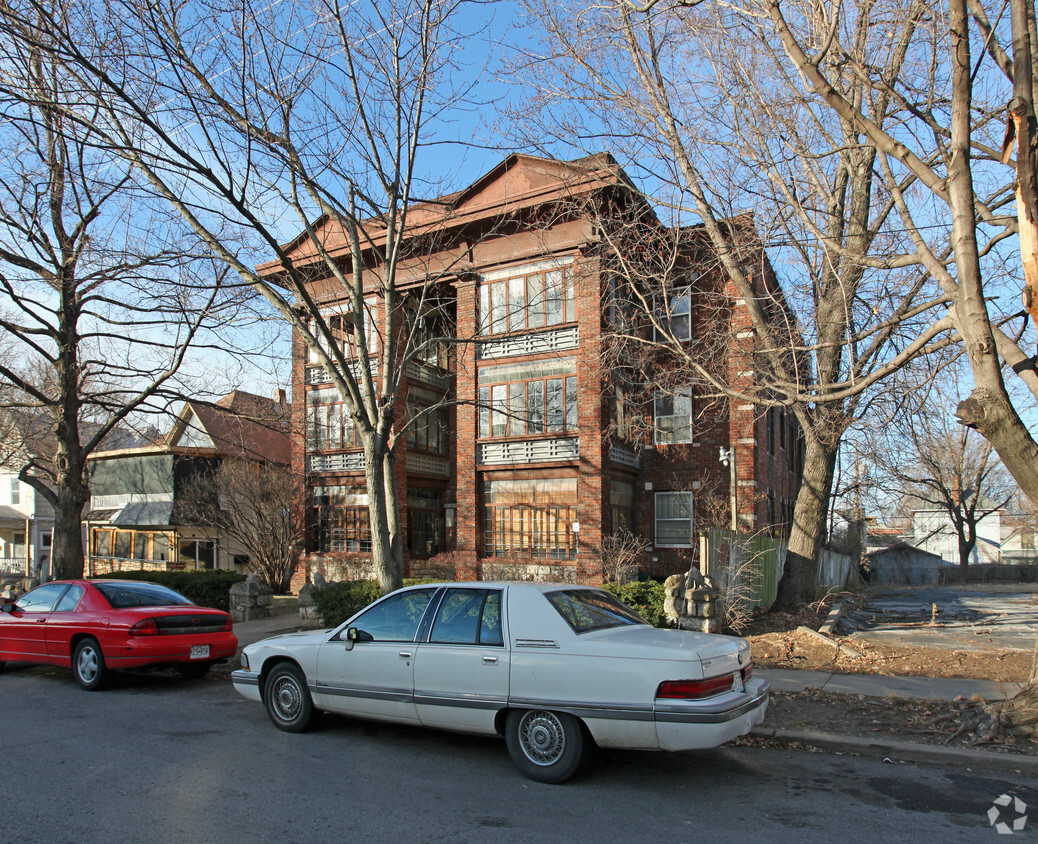 Building Photo - 3916 Wyandotte St