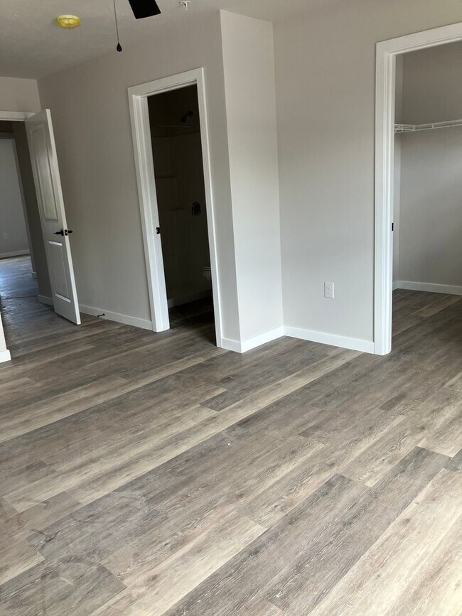 Building Photo - NEW 3 bed/2.5 bath townhome rentals in SPRING GROVE SCHOOL DISTRICT - LEASING SPECIALS