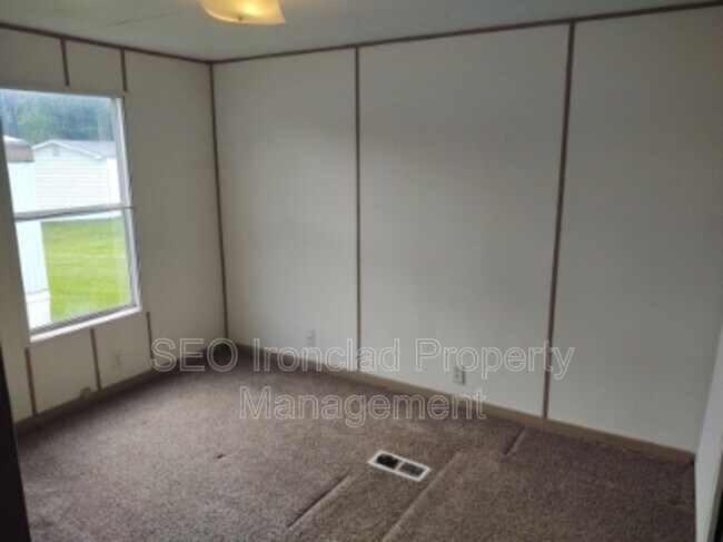 Foto del edificio - 62846 Byesville Rd