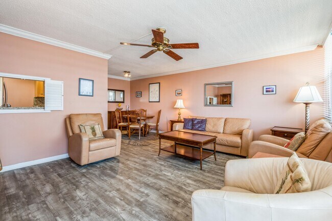 Foto del edificio - 101 N Birch Rd