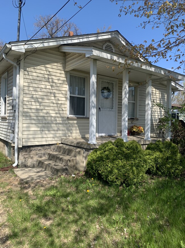 Building Photo - 260 S Meridian Rd
