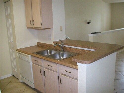 Building Photo - 8821 Manor Loop