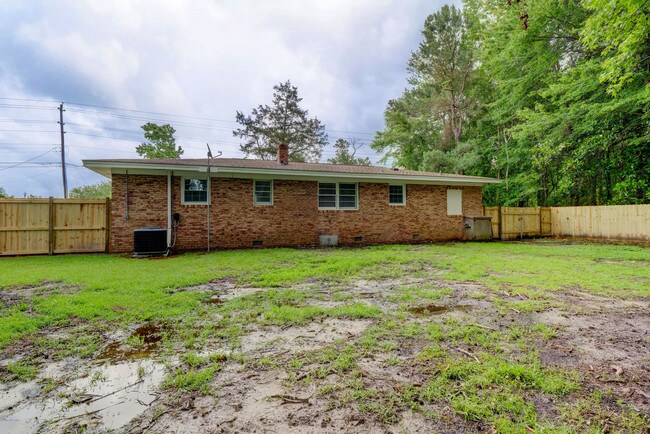 Foto del edificio - 4409 Blue Clay Rd
