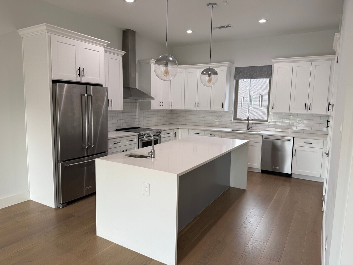 Photo - 2620 Valley View Ln (Farmers Branch, TX)