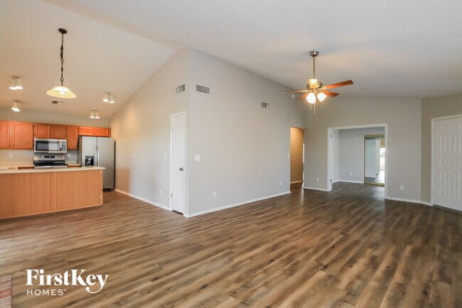 Building Photo - 8545 N 108th Ln