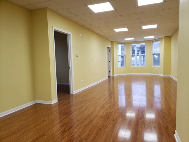 Building Photo - 3133 S Archer Ave