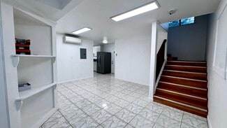 Building Photo - 1128 Elm St