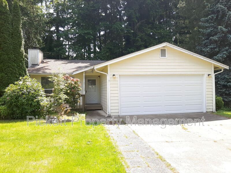 Primary Photo - 1504 NW Lakehill Cir