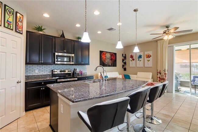 Foto del edificio - 6959 Towne Lake Rd