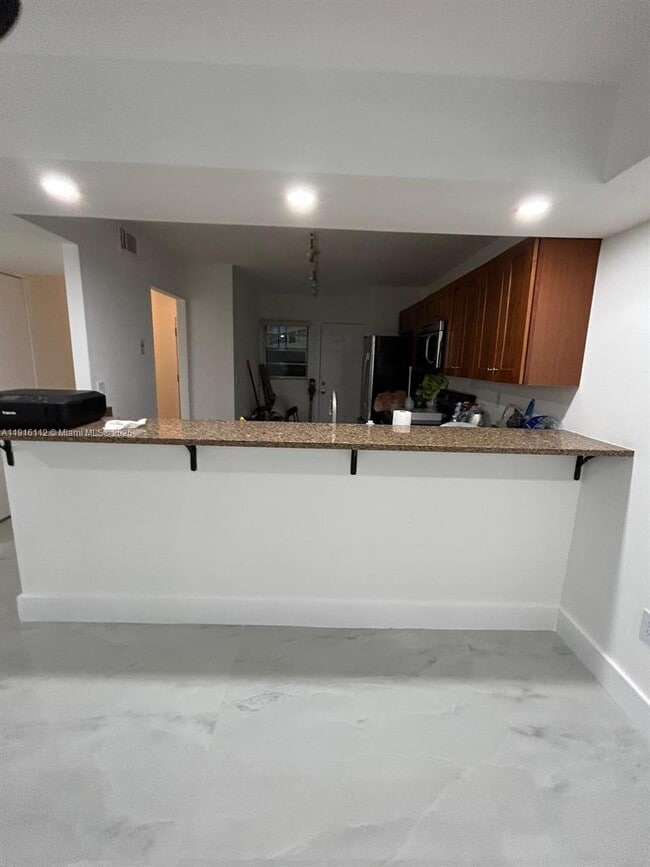 Foto del edificio - 1750 NE 191st St