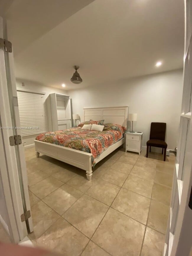 Foto del edificio - 3536 NE 168th St
