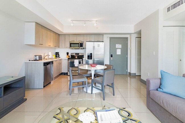 Building Photo - 1700 SW 2nd Ave