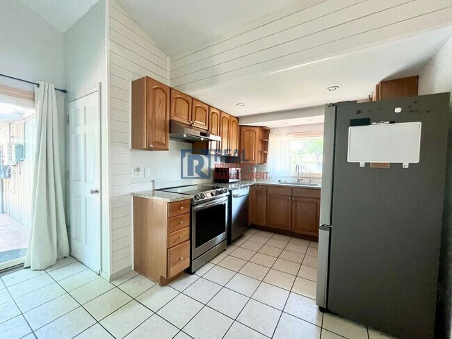 Foto del edificio - 13100 Julian Ct