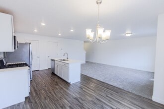 Building Photo - 3569 Grassland Dr