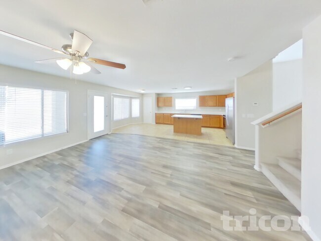 Foto del edificio - 2101 N 109th Ave