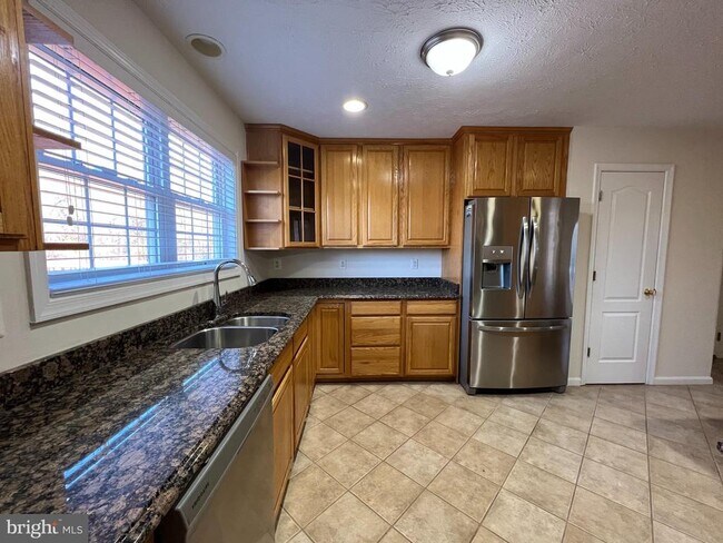 Building Photo - 13145 Hillmeade Ct