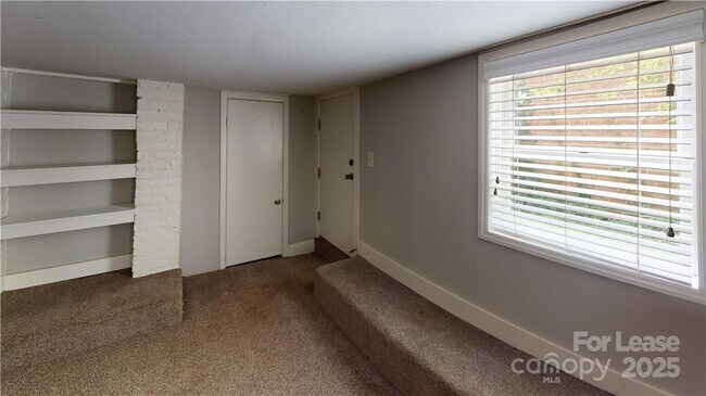 Foto del edificio - 428 Hawthorne Ln