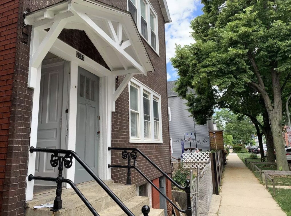 Primary Photo - 2049 N Bingham St
