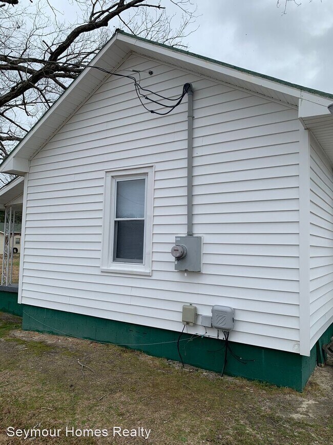 Building Photo - 2 br, 1 bath House - 3611 Pikeville Prince...