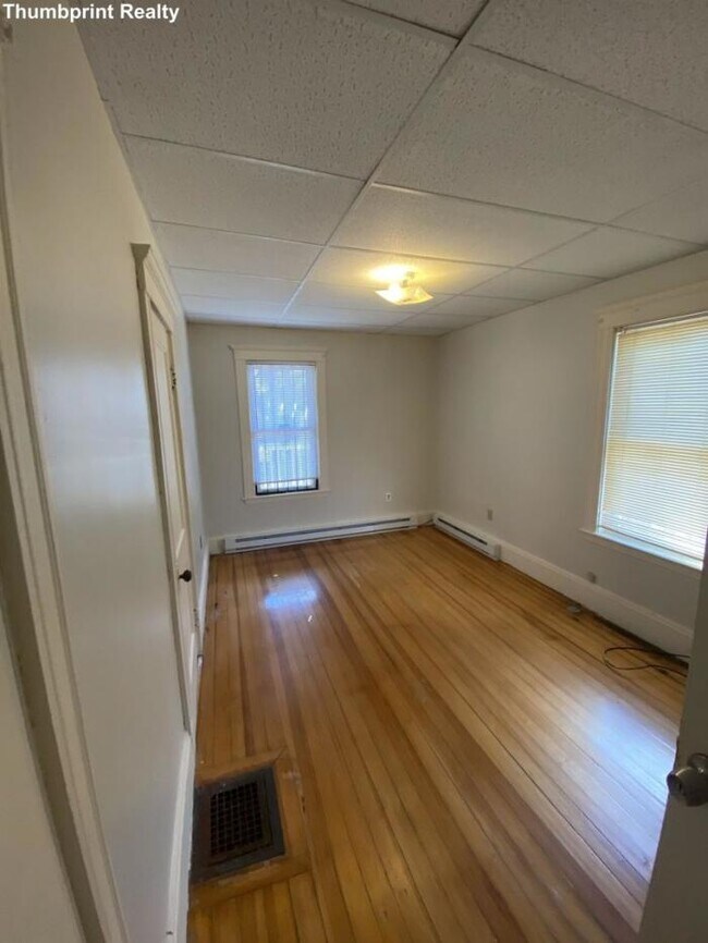 Building Photo - 3 bedroom in Boston MA 02124